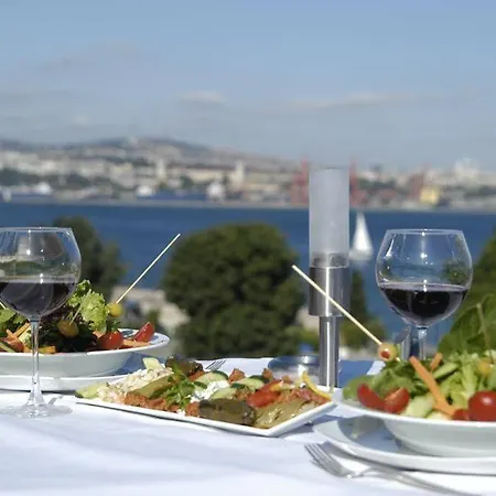 Hippodrome Apartmanhotel 3*